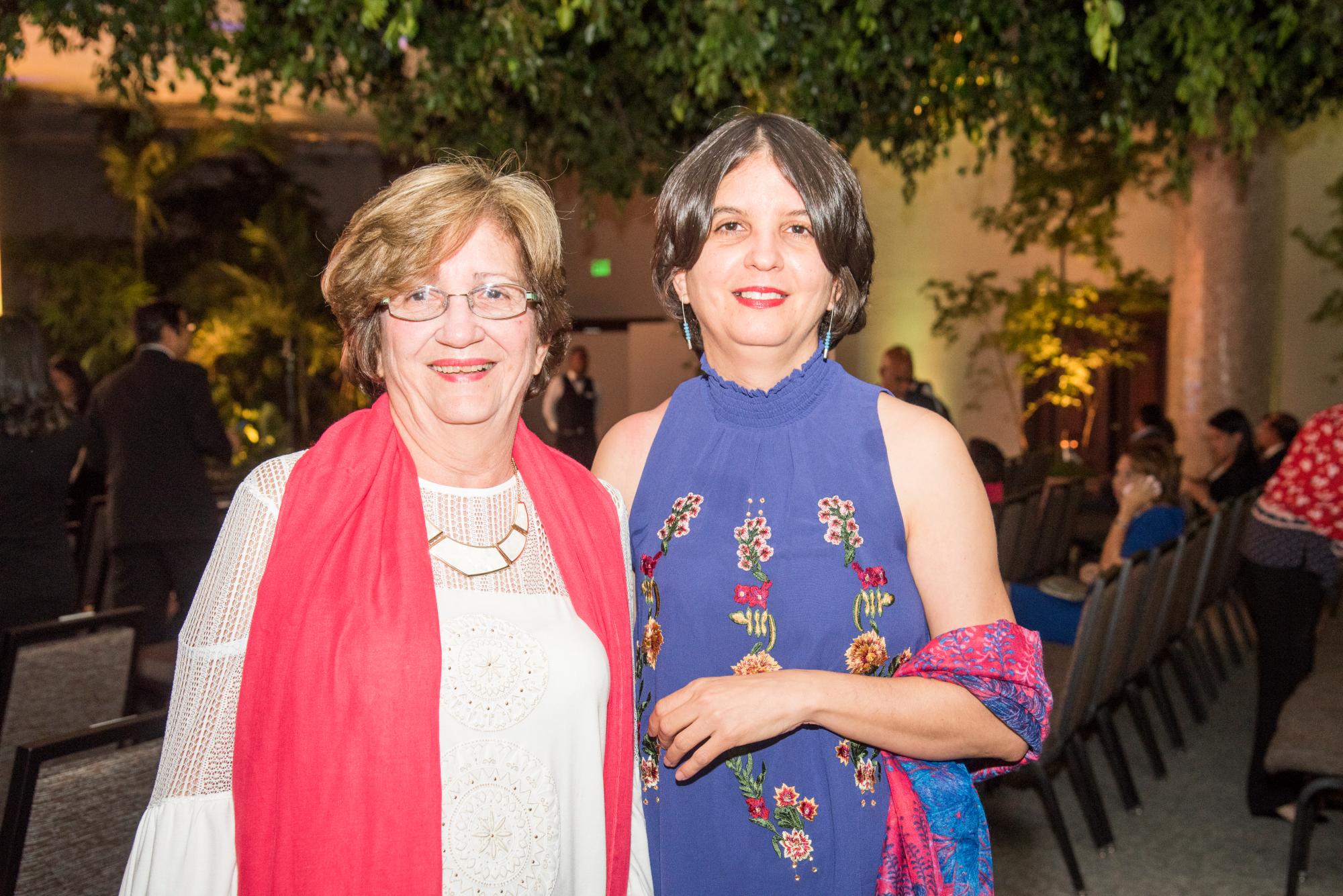 Maritza Nin y Leslie Porro.