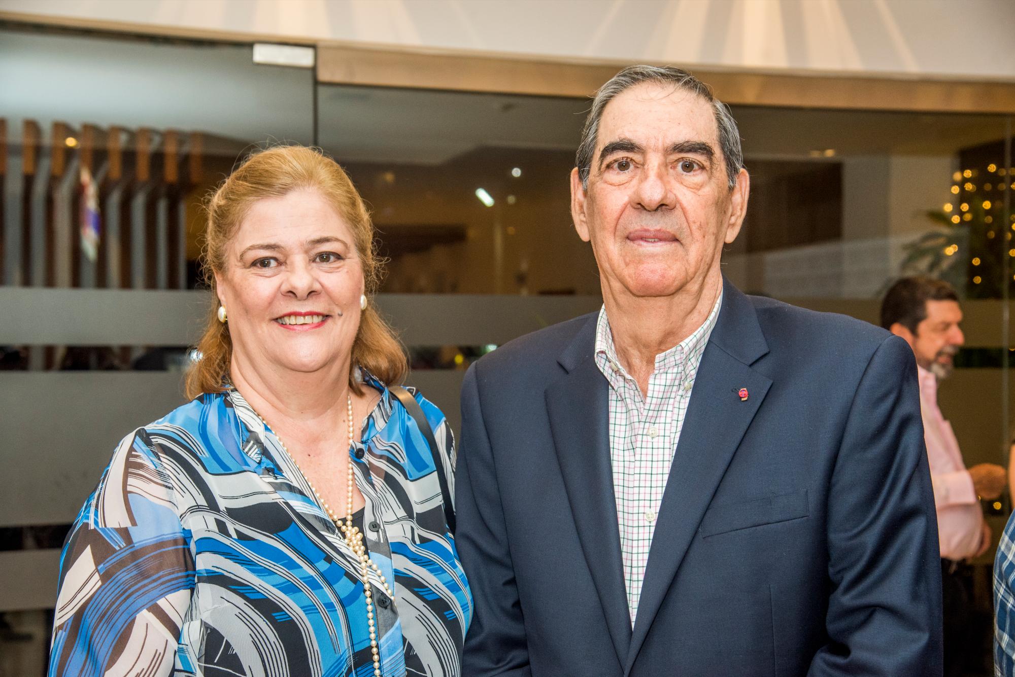 Lourdes de la Maza y Octavio Cáceres.