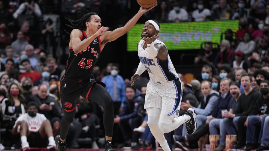 Raptors ganan partidos consecutivos; vencen a Magic Raptors ganan partidos consecutivos; vencen a Magic