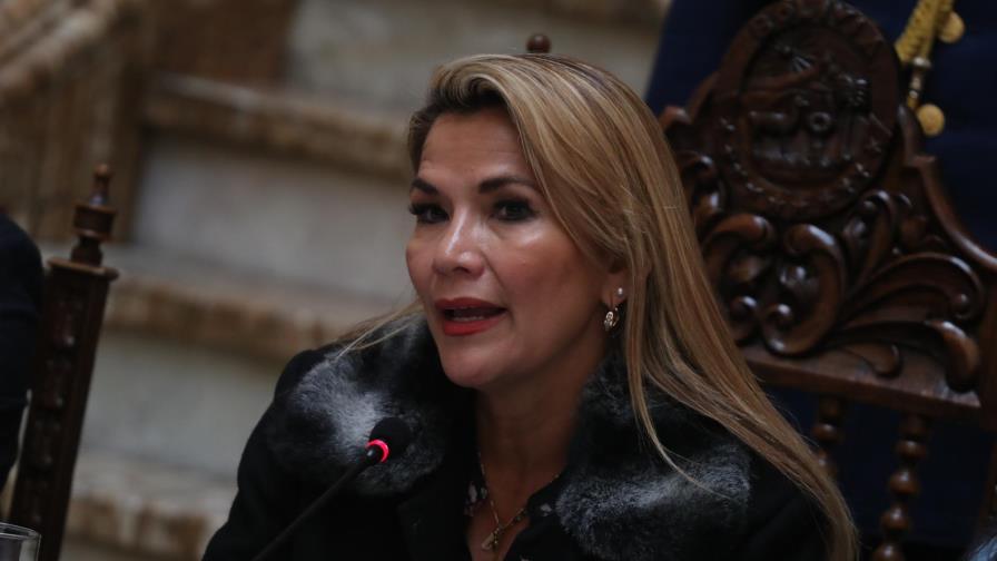 Áñez retoma sus funciones en el Gobierno de Bolivia tras vencer la COVID-19 Áñez retoma sus funciones en el Gobierno de Bolivia tras vencer la COVID-19