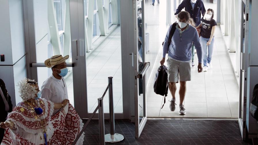 Panamá abre vuelos internacionales, busca reactivar turismo