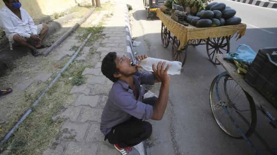 Una ola de calor castiga el norte de India Una ola de calor castiga el norte de India