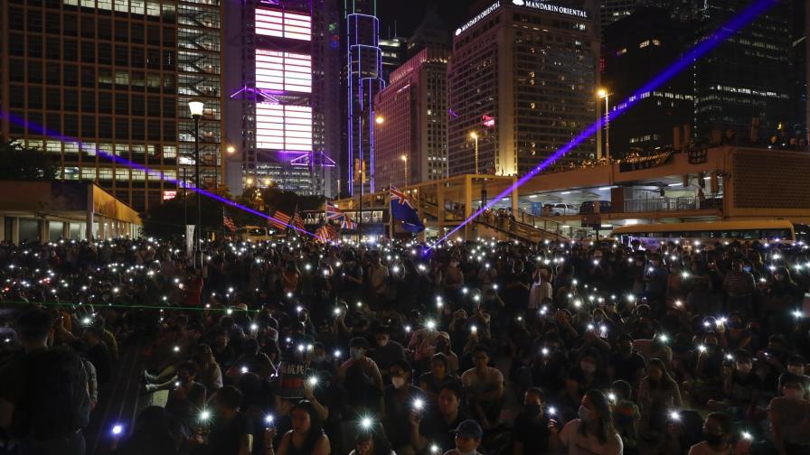 Hongkoneses preparan una marcha en desafío a veto policial