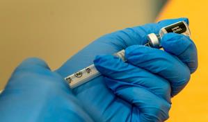 Un tercer sanitario en EE.UU. sufre una reacción alérgica a la vacuna de Pfizer