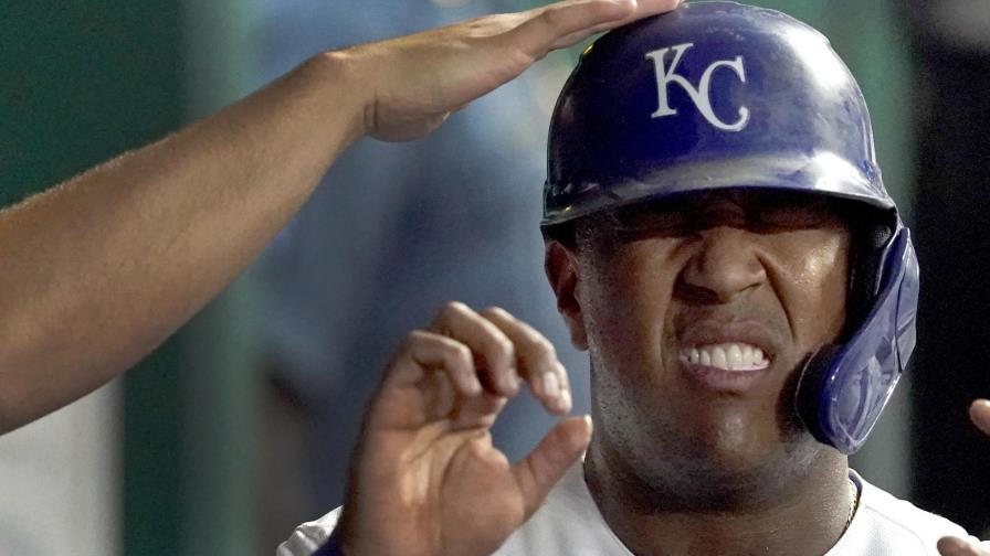 Venezolano Pérez remolca y Reales ganan 7-6 a Astros