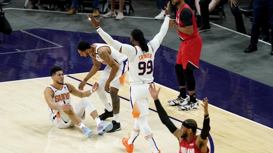 Suns superan a Blazers 118-117 con tiros libres de Booker