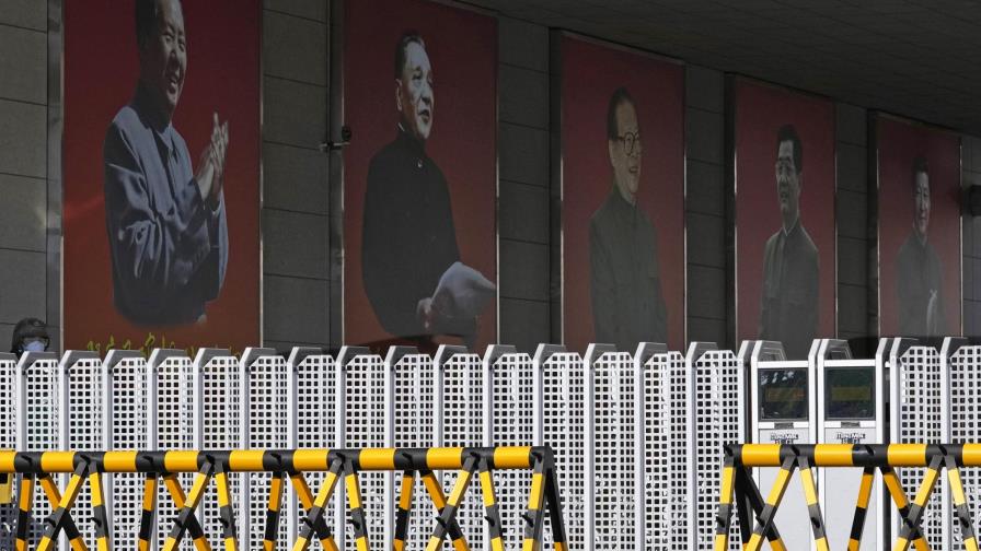 Partido Comunista aprueba resolución que encumbra a Xi Partido Comunista aprueba resolución que encumbra a Xi