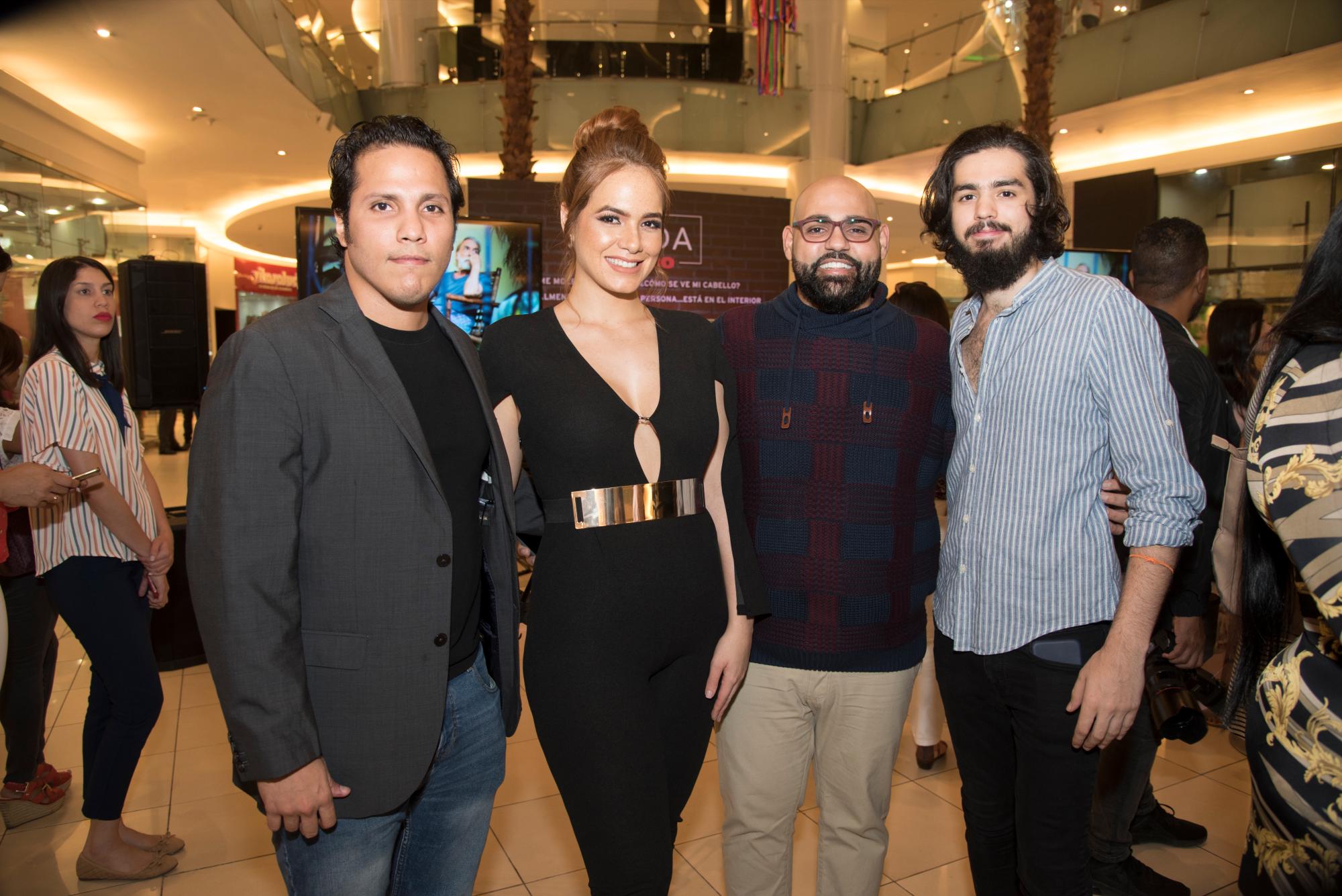 Che Muñoz, Shaddy Patricia, Miguel Fernández y Gian Cescon.