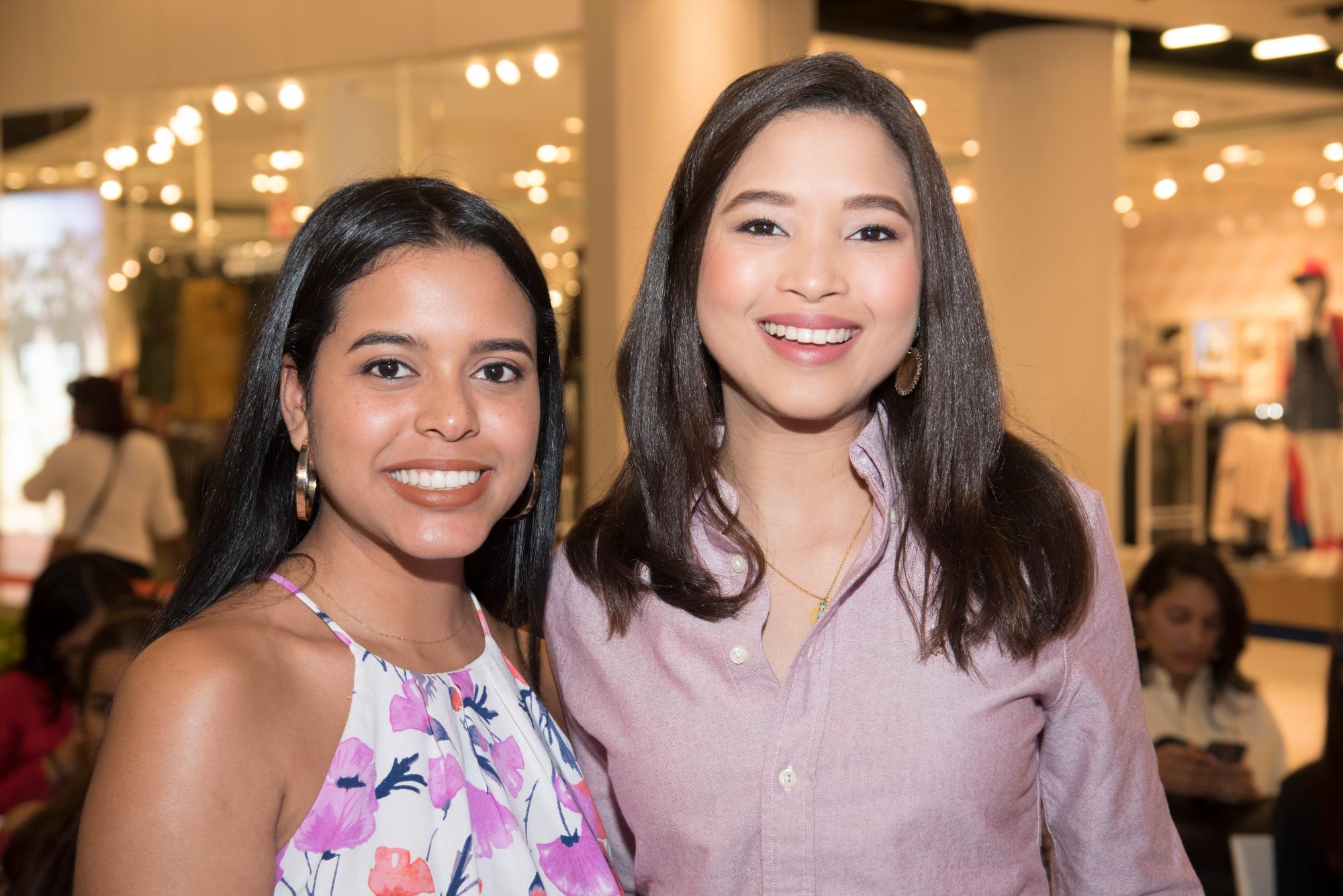 Amabel Mejía y Leyla Yépez.