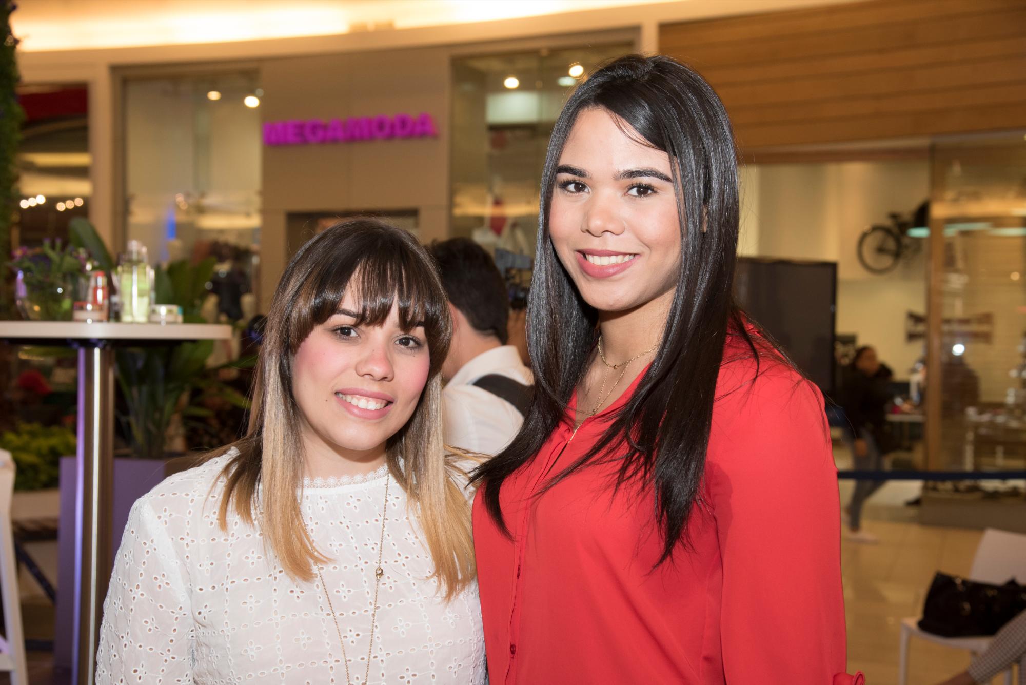 Iris Laura Guerrero y Angélica Cedeño.