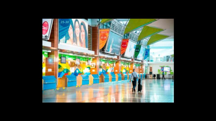 Gobierno mantiene el plan de reabrir los aeropuertos a inicios de julio