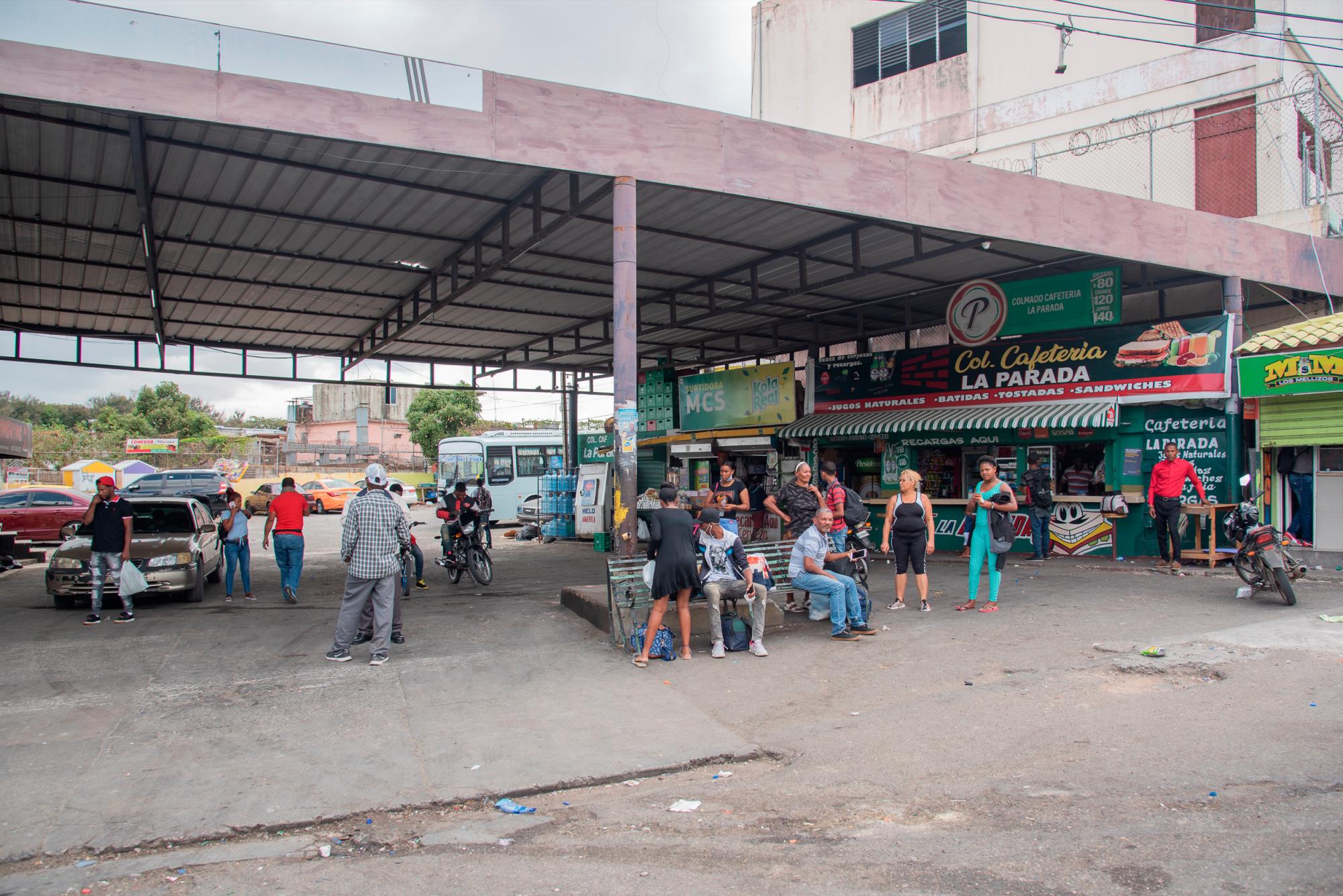 Pocos pasajeros en las terminales. 