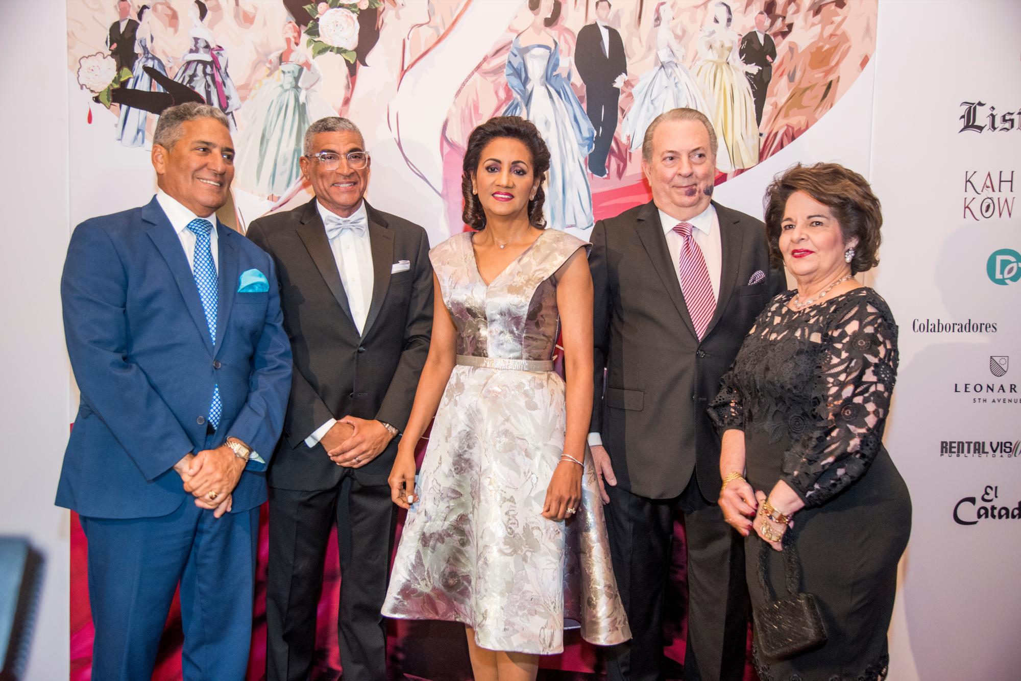 Niní Cáffaro, Fidel López, Cándida Montilla de Medina, Eduardo Selman y Gloria de Selman.