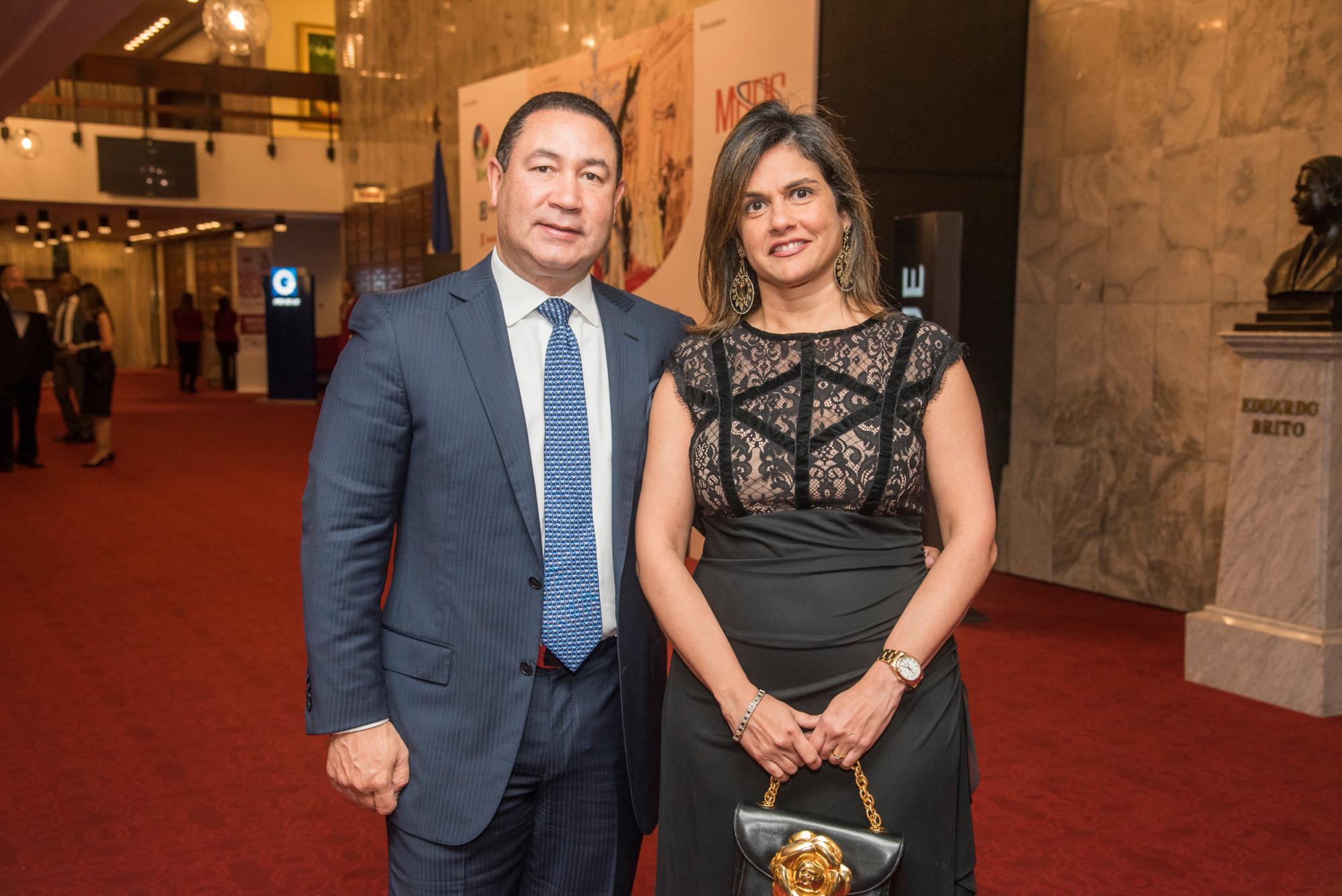 Edri Peralta y Denisse Medina.