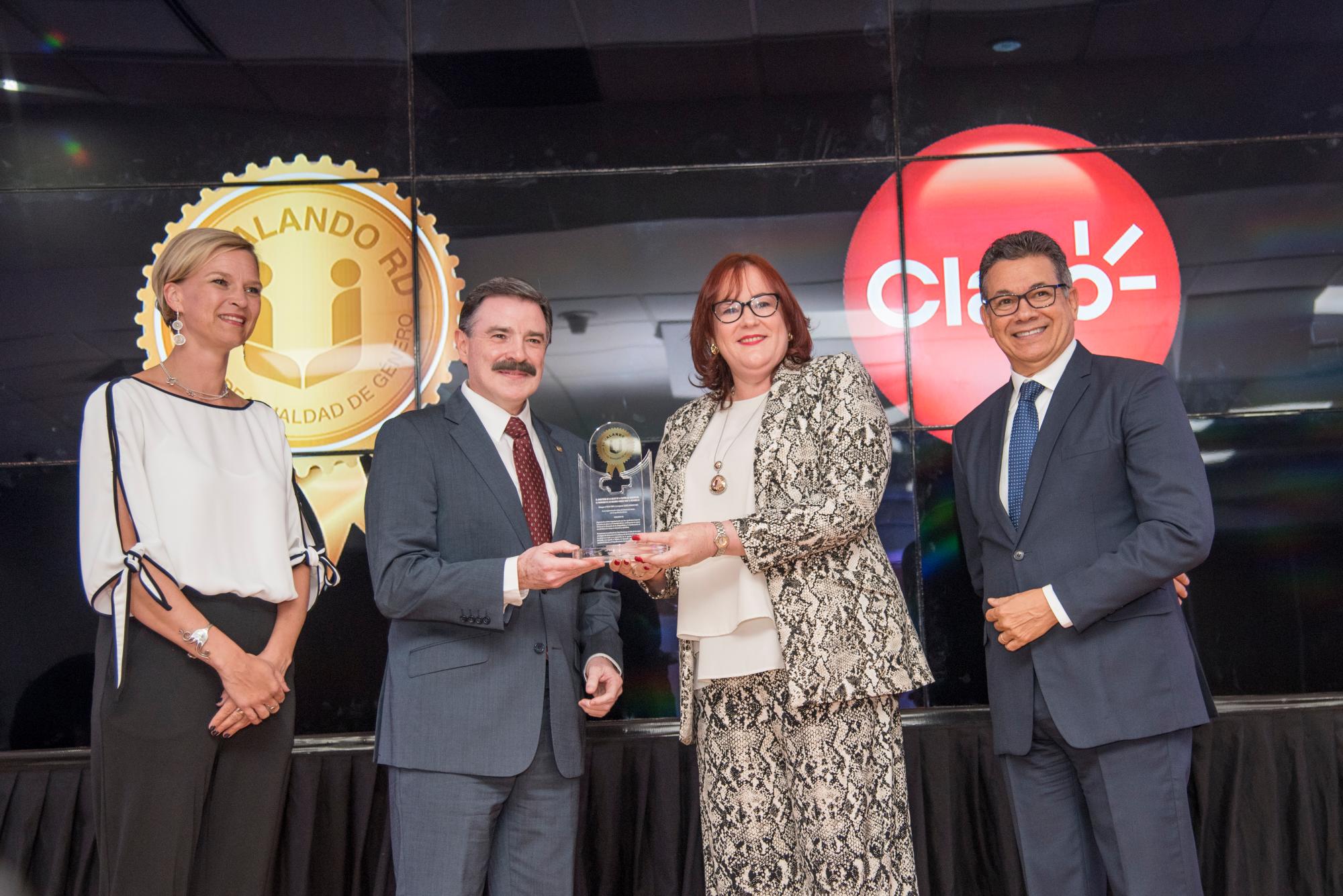 Inka Mattila, Rogelio Viesca, Janet Camilo y Manuel Guerrero.