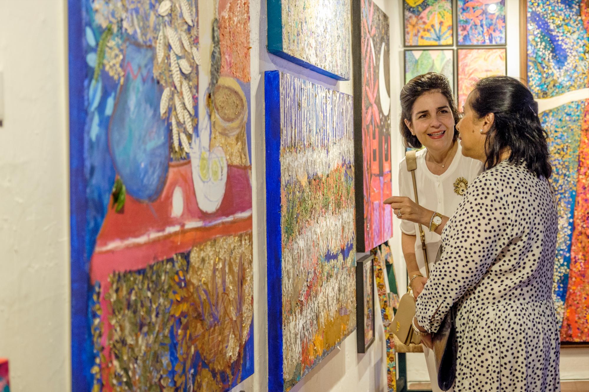 María Amalia León y María Teresa Ruiz de Catrain.