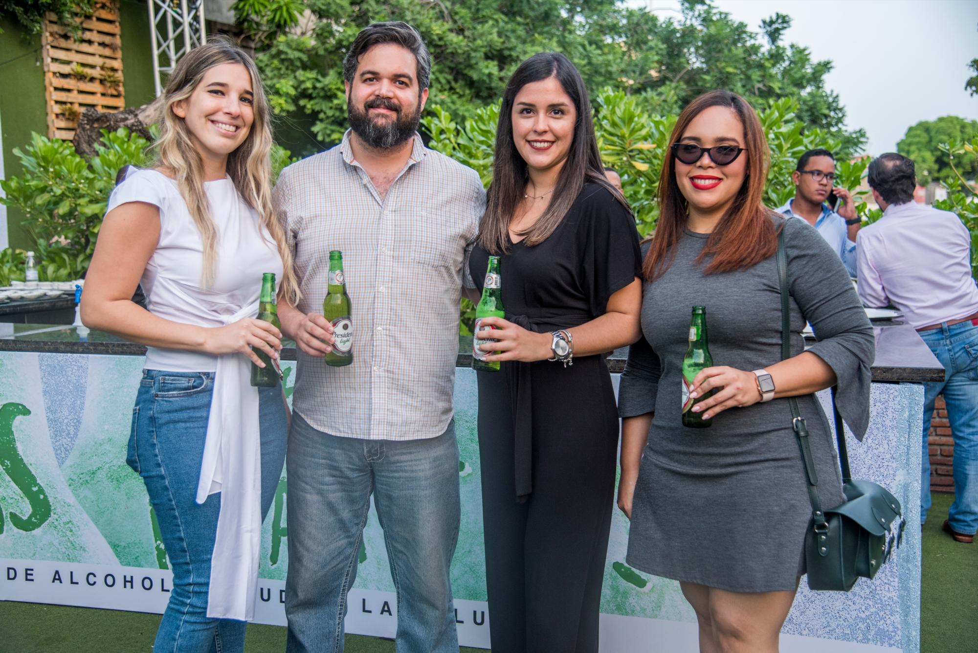 Stefany Romero, Daniel Hidalgo, Vanessa Arias y Roxanna Espinal.