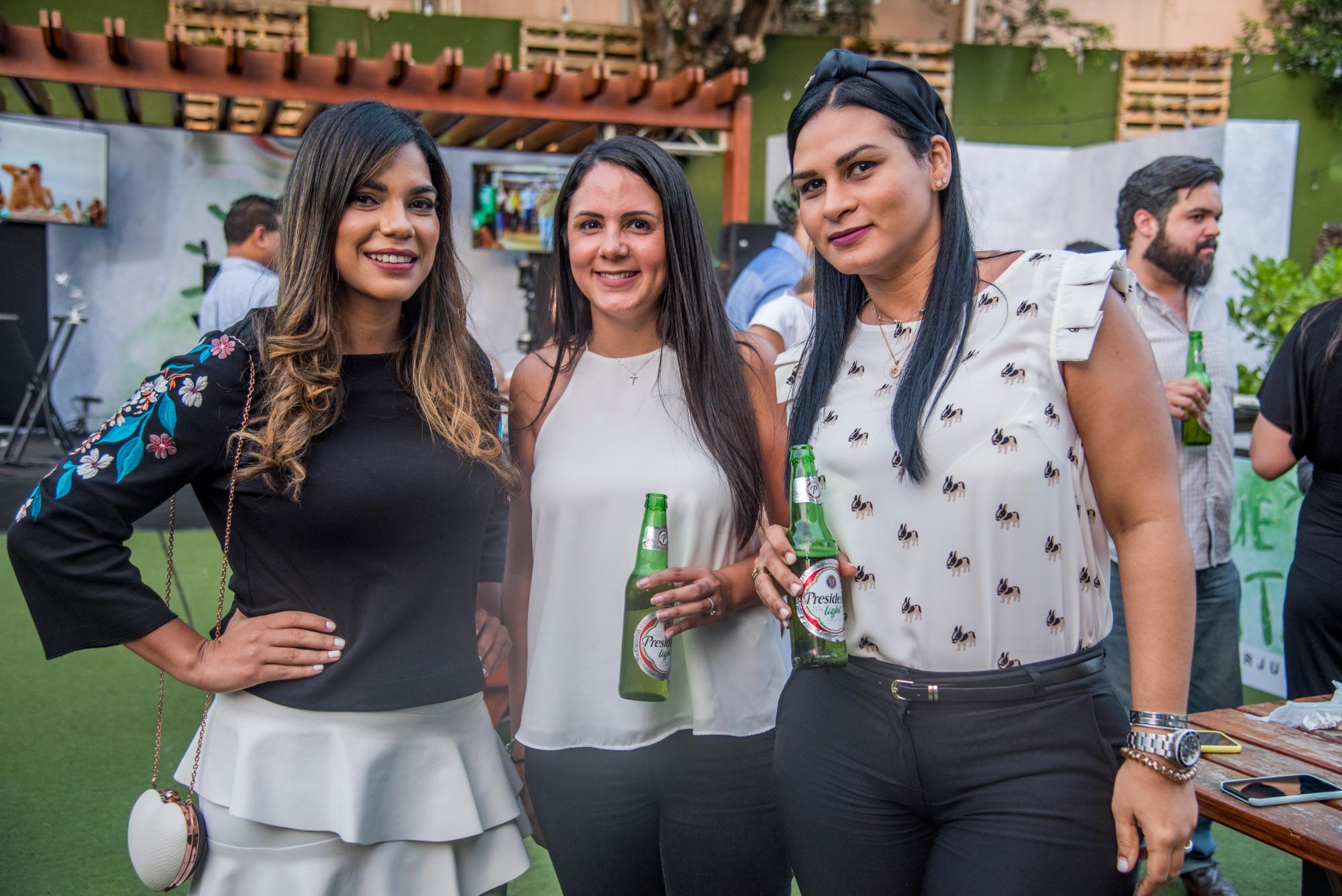 Victoria Naut, Álida Álvarez y Haydin Melo.