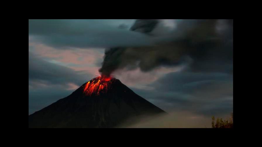 Las cenizas del volcán Sangay afectan a tres provincias de Ecuador