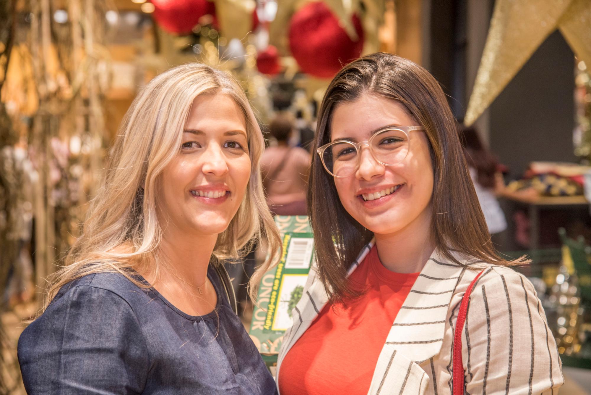 Elizabeth Báez y Nicole Rosa.