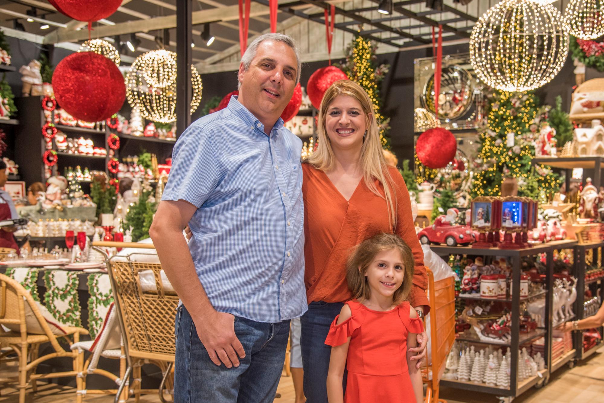 Rommel Marra, Cristina de Marra y Antonella Marra.