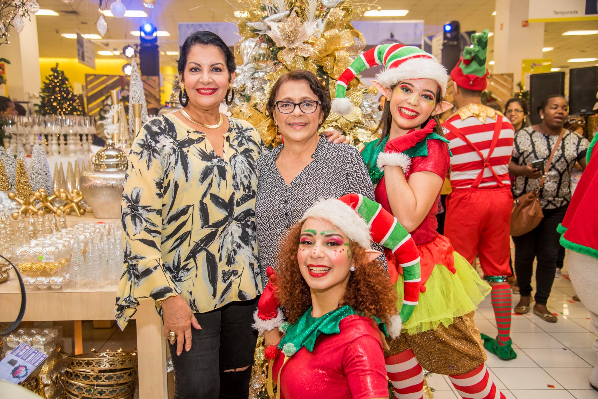 Martha Ortega y Mercedes Hernández.