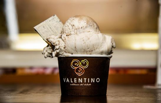 “Valentino – Hershey´s Cookies N´Creme”, una experiencia exquisita