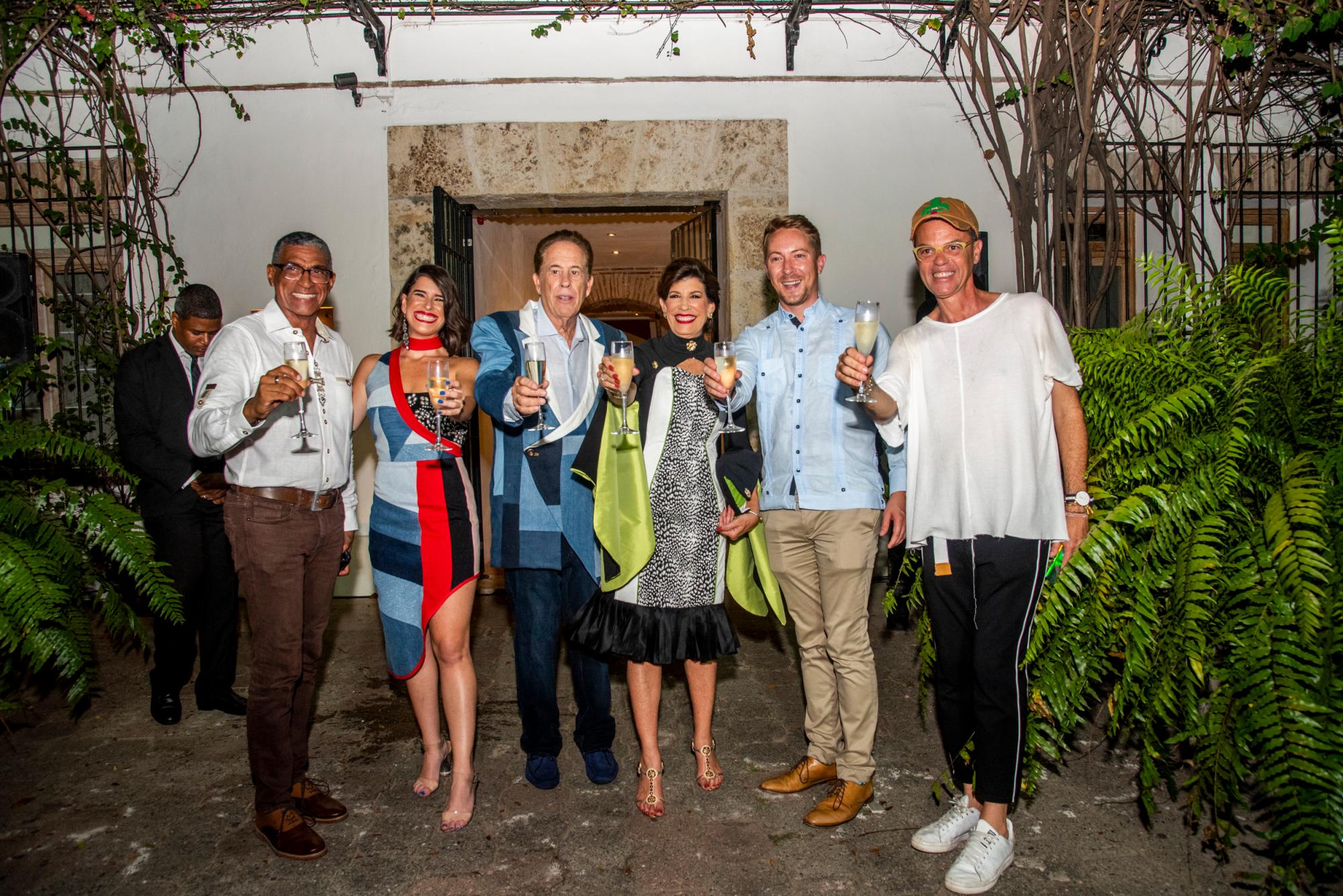 Fidel López, Julia Bernstein, Richard Bernstein, Robin Bernstein,  Luke Schtele y Sócrates Mckinney.