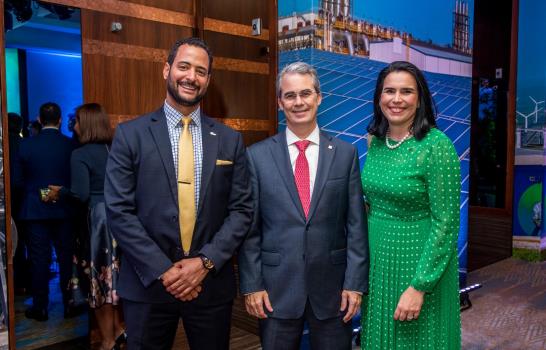 Ege Haina cumple 20 años Ege Haina cumple 20 años