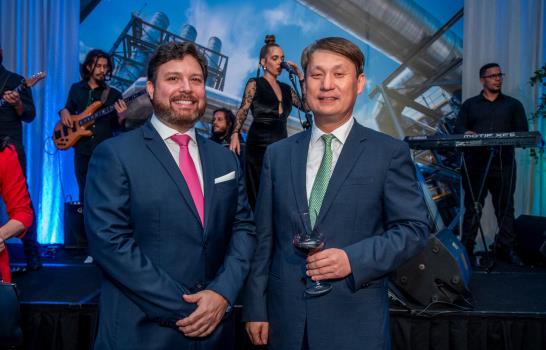 Ege Haina cumple 20 años Ege Haina cumple 20 años