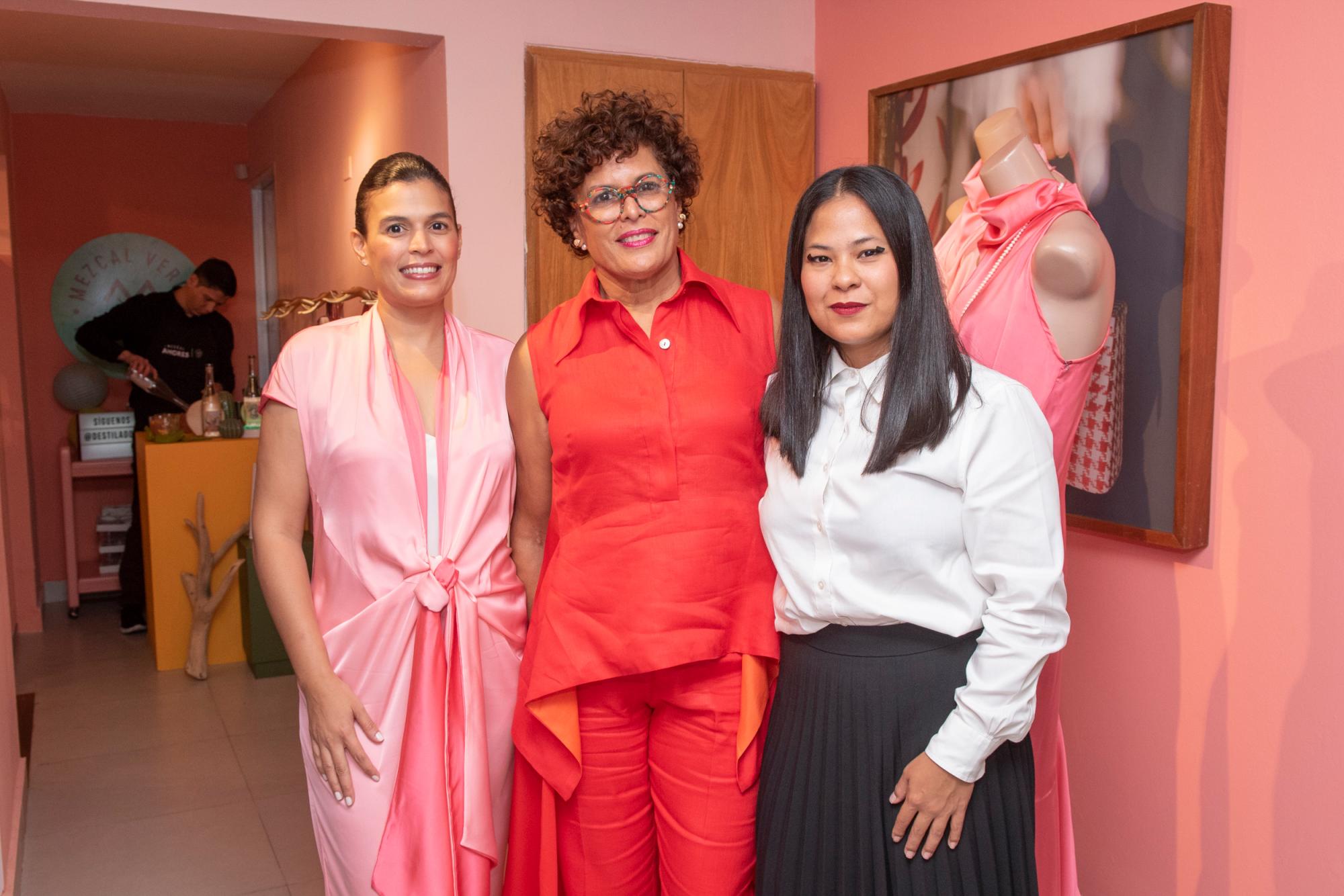 Carla Quiñones, Jenny Polanco y Kaori Sone.