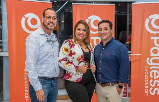 Payless celebra el Mes de la Familia y recibe la Navidad con donación Payless celebra el Mes de la Familia y recibe la Navidad con donación