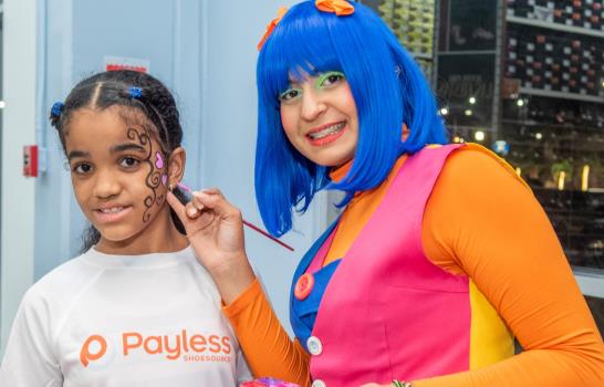 Payless celebra el Mes de la Familia y recibe la Navidad con donación Payless celebra el Mes de la Familia y recibe la Navidad con donación