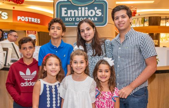 Emilio‘s Hot Dog Bar abre en Ágora Mall Emilio‘s Hot Dog Bar abre en Ágora Mall