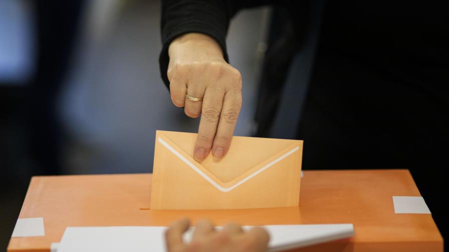 Líder izquierdista tiende la mano a socialistas en España