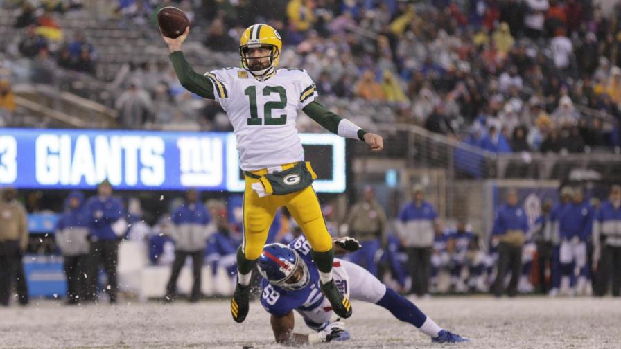 Con 4 pases de touchdown de Rodgers, Packers apalea a Giants
