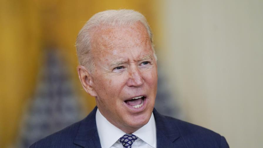 Biden promete que sacará a aliados afganos de Afganistán