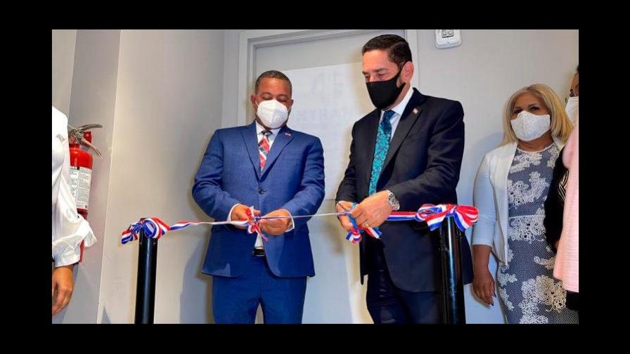 Dominicanos podrán sacar y renovar licencia de conducir en el Consulado de NY