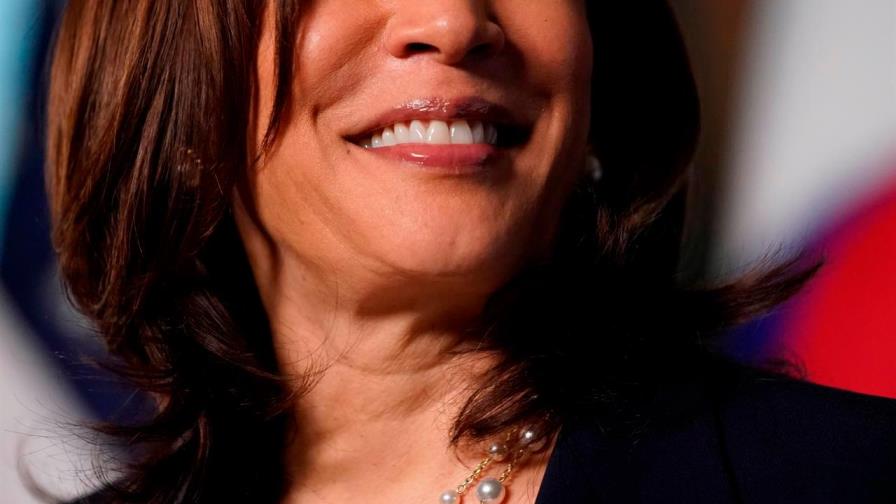 Harris anima a los estudiantes durante la pandemia: Me habéis inspirado tanto