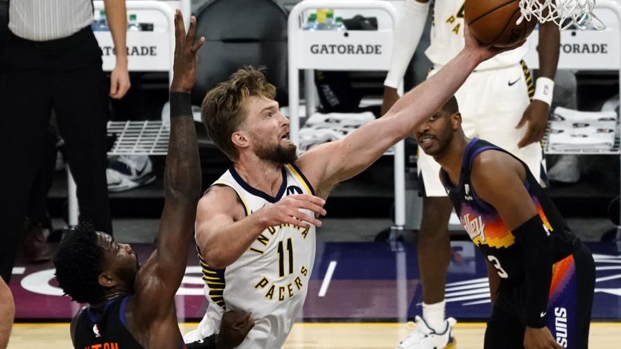 Un triple-doble de Sabonis ayuda a Pacers a ganar a los Suns