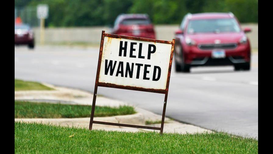 Bajan a 340.000 las solicitudes semanales del subsidio por desempleo en EEUU