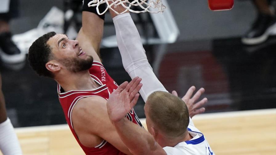 Bulls remontan y vencen a Pistons en duelo imprevisto