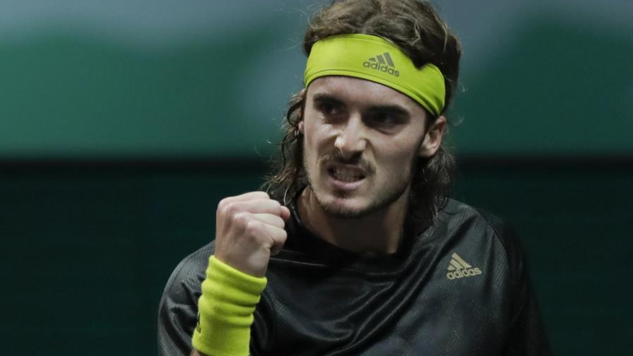 Tsitsipas elimina a Hurkacz, avanza a cuartos en Rotterdam