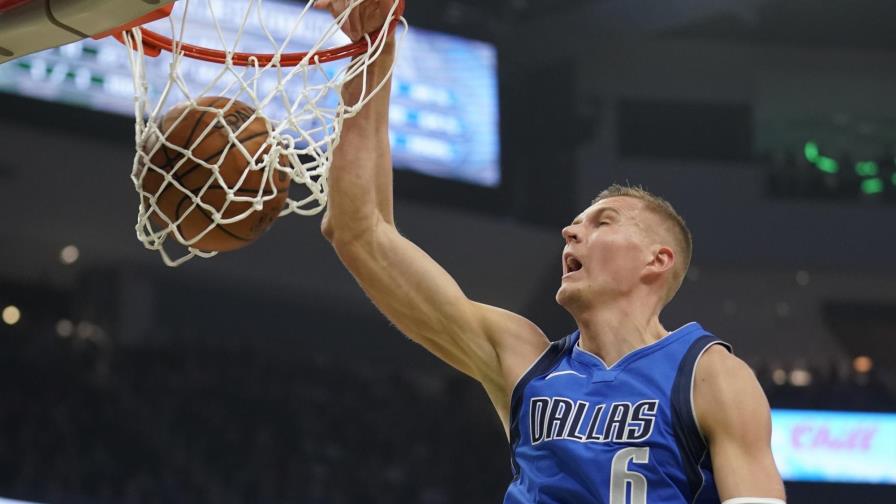 Mavs cortan racha de 18 triunfos de Bucks