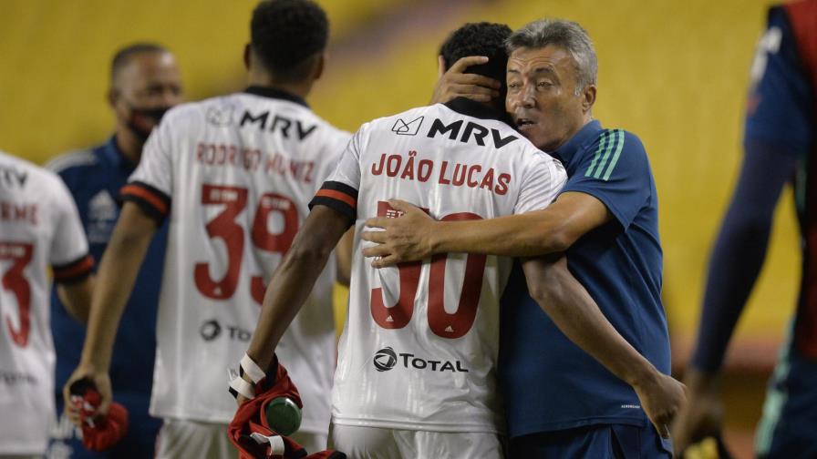Caos en Flamengo por 16 casos de COVID