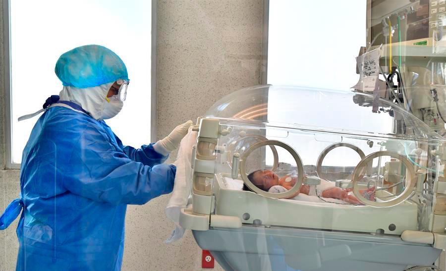 Trillizos recién nacidos dan positivo para coronavirus en México