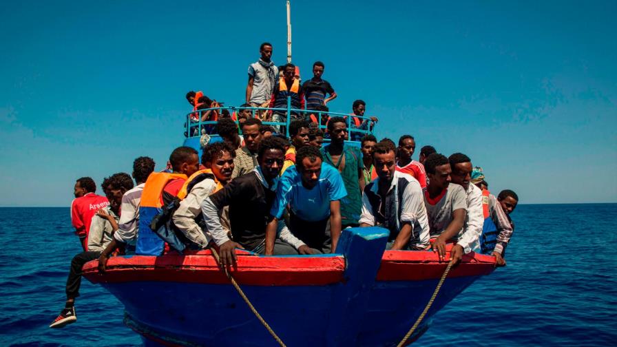Salvini afirma que el gobierno italiano acordó cerrar puertos a migrantes