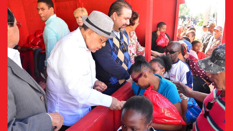 Lío reformista impide repartir fundas de Navidad de Fundación Joaquín Balaguer