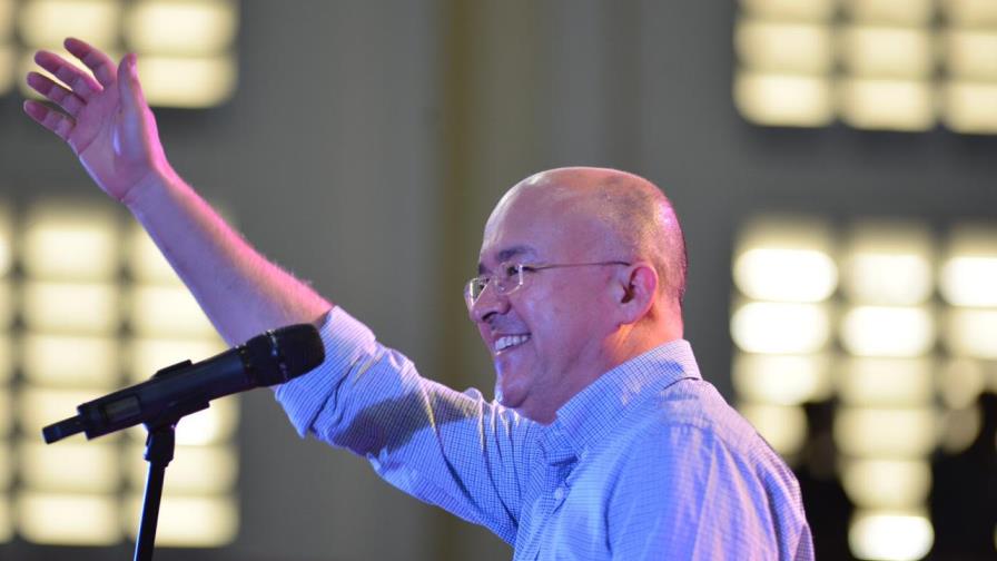 Domínguez Brito anuncia retiro de sus vallas publicitarias