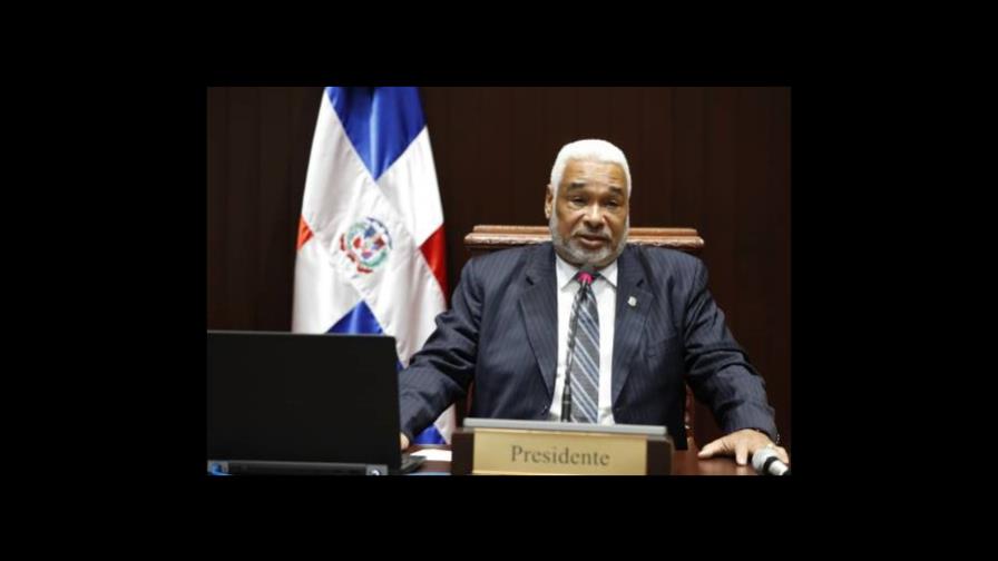  “La JCE es sinónimo de las mujeres  que por más que usted le dé nunca alcanza”, afirma Camacho 